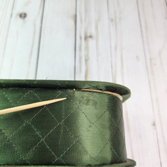 Quilted Green Satin Vanity Box Gloves Hankie Scarf Vintage 13.5 in *READ* - Picture 14 of 14